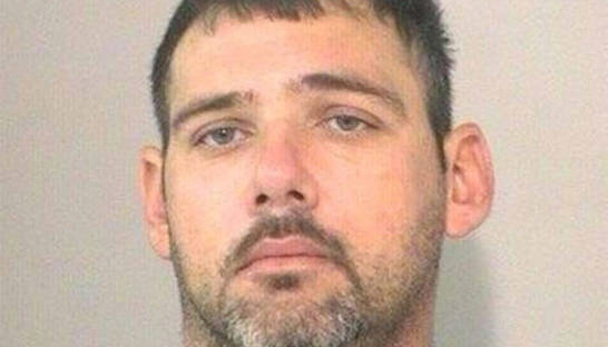 В США мужчина в бронежилете попросил выстрелить в себя и умер