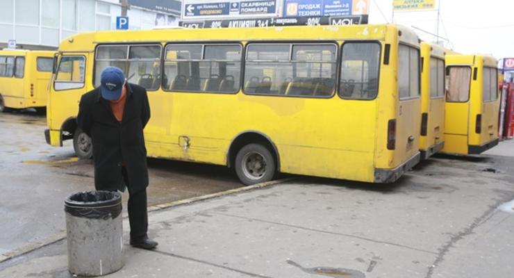 В Киеве нашли десять нелегальных автобусных перевозчиков