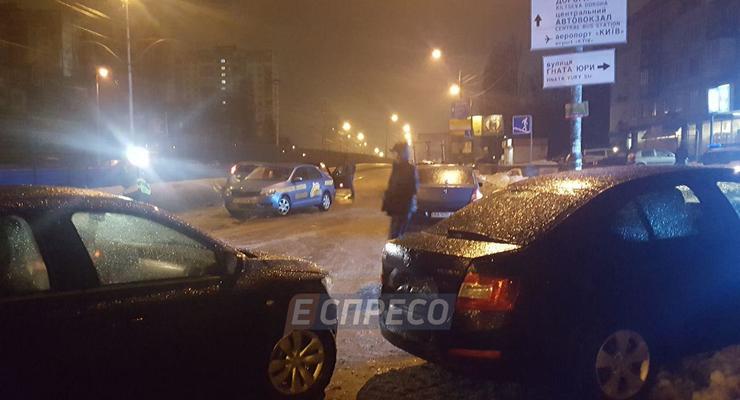 На Борщаговке в ДТП разбились семь машин