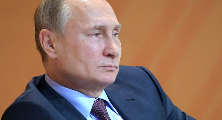 Санкции ввели из-за "паники" перед сильной Россией - Путин