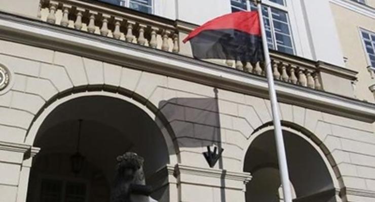 В Житомирской области рекомендовали вывешивать флаги ОУН