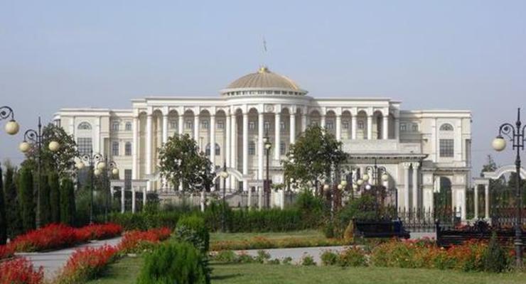 Таджикистан и Узбекистан отменили между собой визы