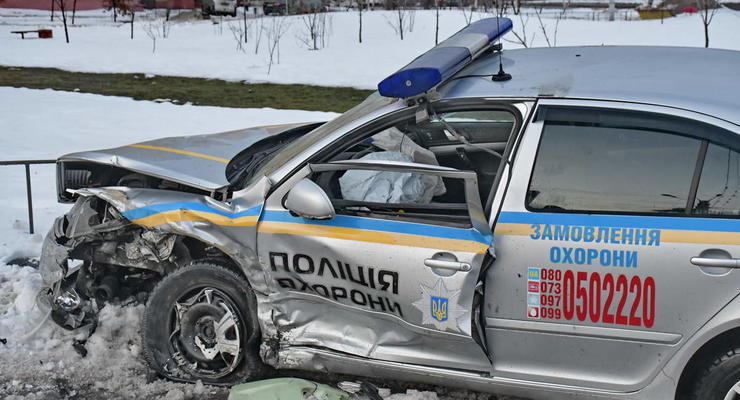 В Киеве и Ровно за ночь пострадали 5 полицейских