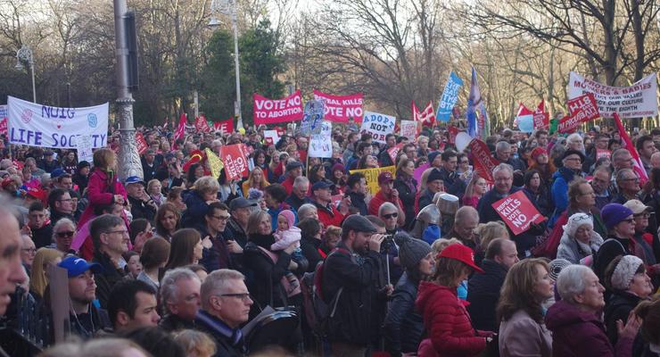 В Ирландии массово протестовали против абортов