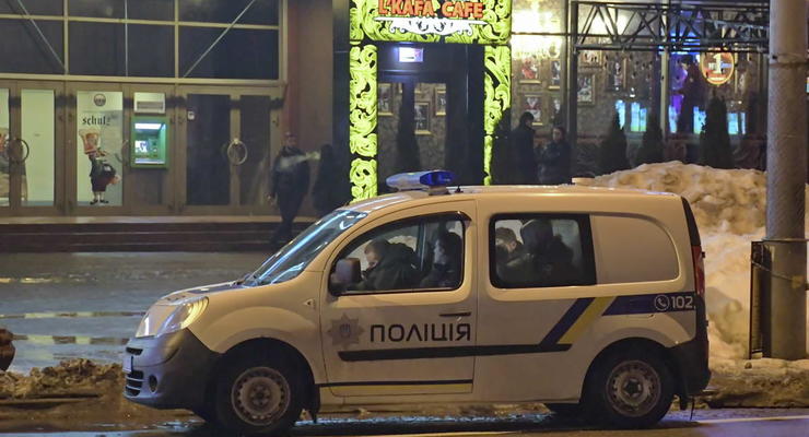 В киевском кафе из-за девушки устроили массовую драку