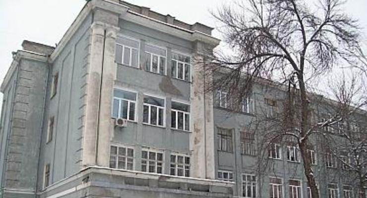 В Киеве родители жалуются, что лицей №142 закрыли