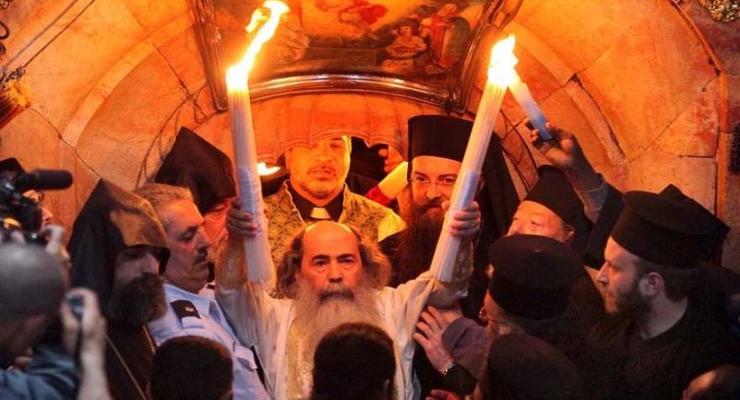 Миф о "благодатном огне" развенчал священник из Иерусалима