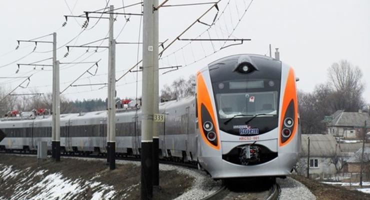Часть поездов в Донецкую область временно отменят