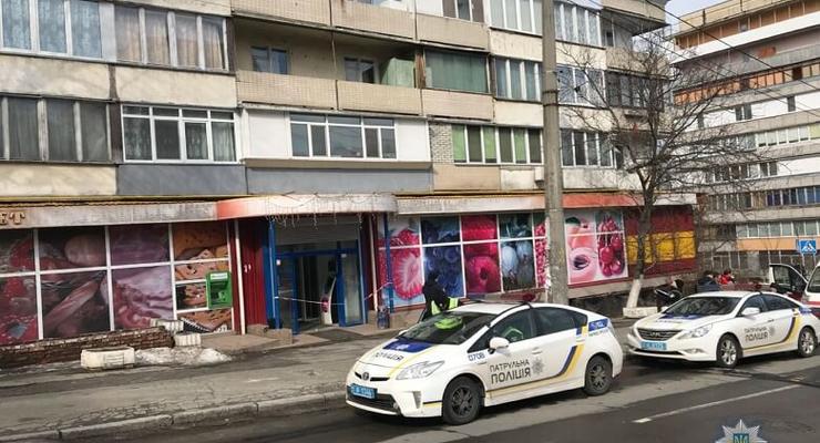 В Киеве покупатель устроил стрельбу в магазине, ранил женщину