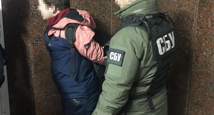 В Киеве полицейский продавал амфетамин - СБУ