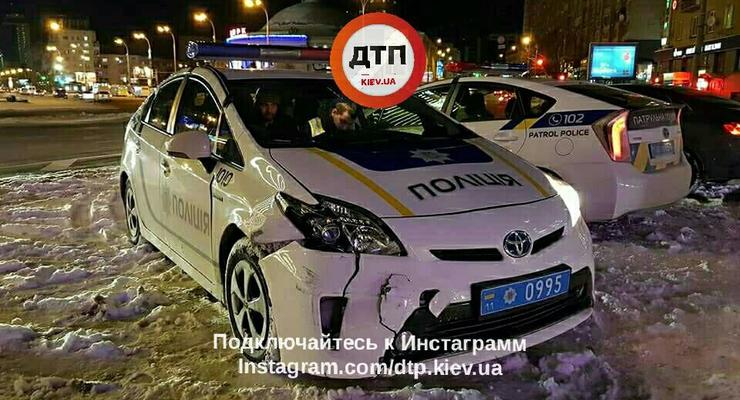 Камера засняла, как в Киеве полицейский врезался в нарушителя