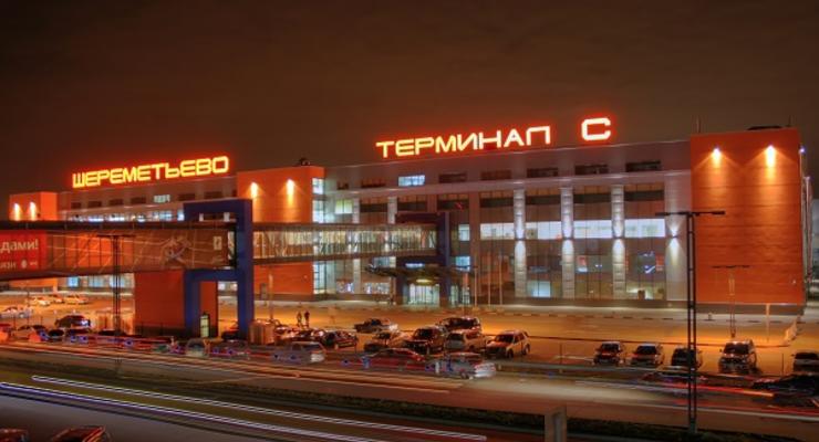 В Шереметьево засняли драку пассажирки и сотрудницы Аэрофлота