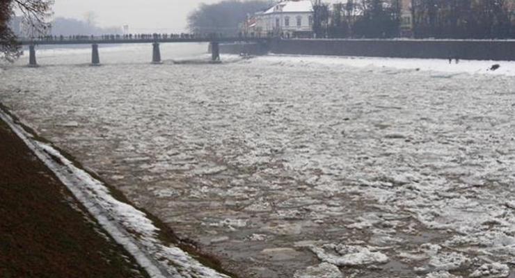 На реках Украины начинается ледоход