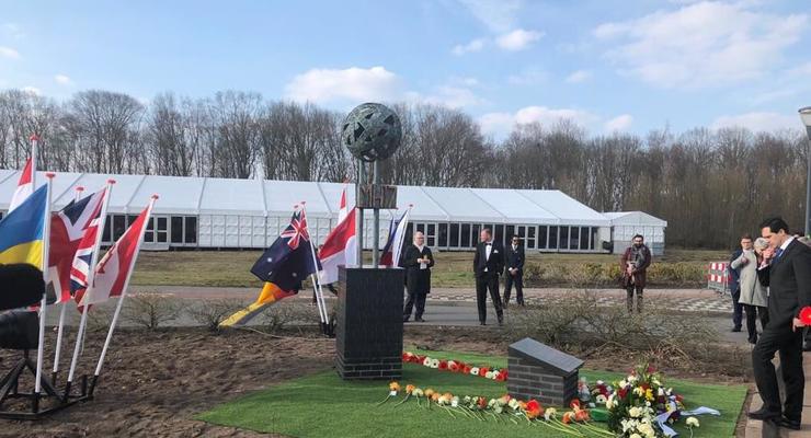 В Нидерландах открыли мемориал жертвам MH17