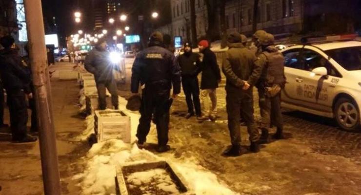 В Киеве пьяные беларусы подрались с охранником польского консульства