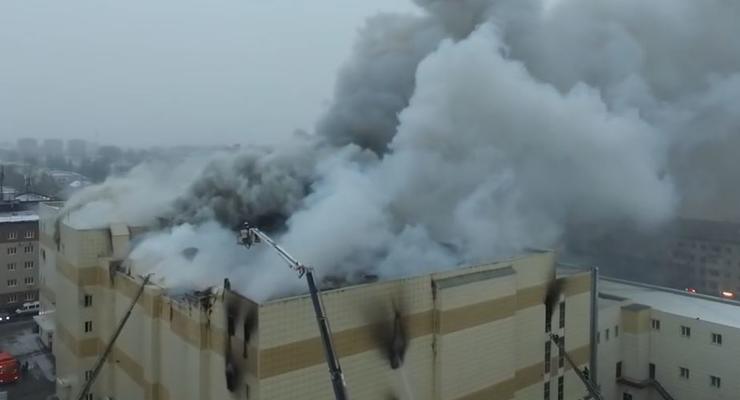 Сгоревший торговый центр в Кемерово демонтируют