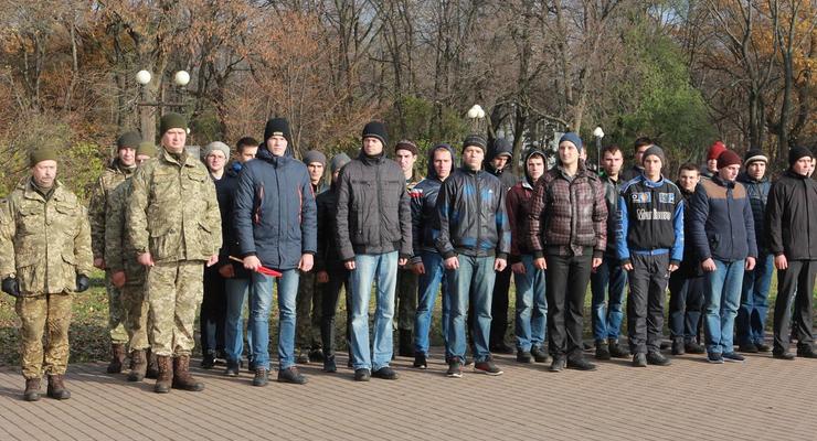 Явка призывников в военкоматы Киева составила 3%