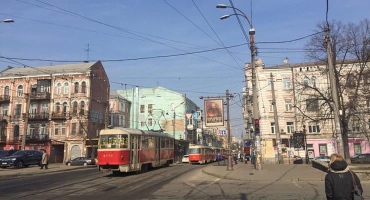 В Киеве на Подоле из-за ДТП образовалась пробка из трамваев