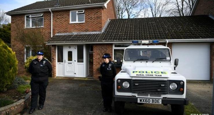 В Британии полиция оцепила детскую площадку у дома Скрипаля