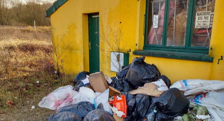 Швейцарцы начали выбрасывать мусор во Франции