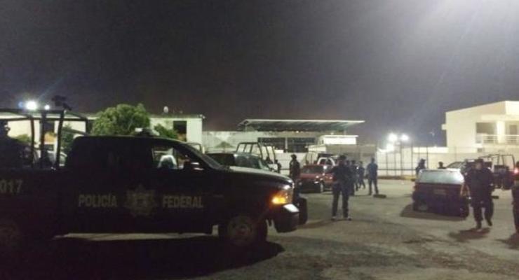 В Мексике в ходе бунта в тюрьме погибли семь полицейских
