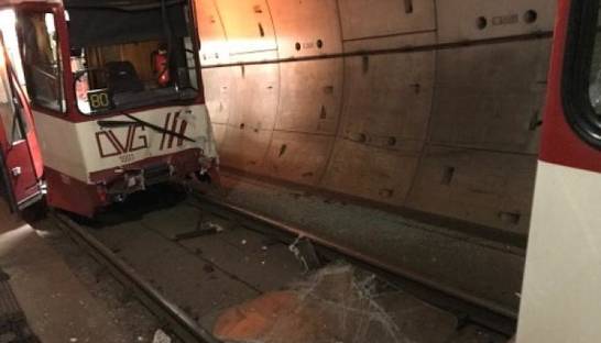 В Германии в метро столкнулись два поезда: 35 пострадавших