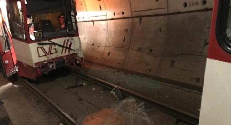 В Германии в метро столкнулись два поезда: 35 пострадавших