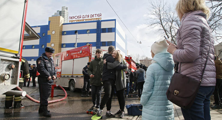 В Москве потушили пожар в торговом центре