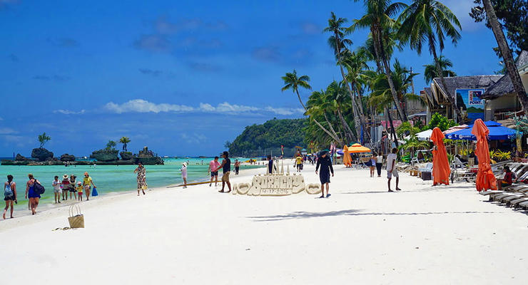 Филиппины закрыли для туристов самый популярный курорт