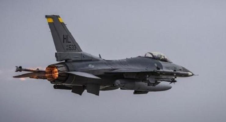В США разбился истребитель F-16, пилот погиб