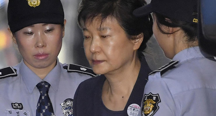 Экс-президента Южной Кореи посадили на 24 года