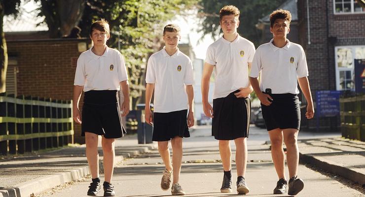 Пресса Британии: как мальчикам разрешили надевать в школу юбки