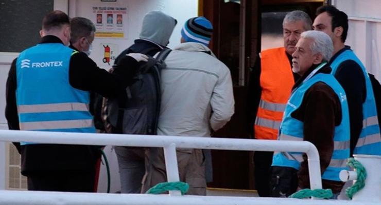 В Греции задержали украинцев, переправлявших мигрантов в ЕС
