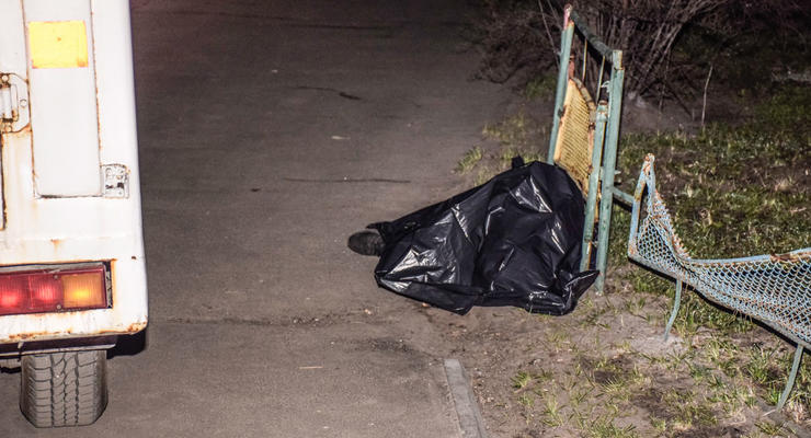 В Киеве на улице Российской нашли труп мужчины