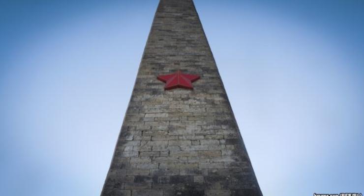 В Керчи разрушается обелиск Славы на горе Митридат