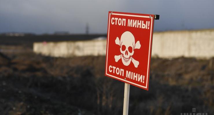 В Луганской области на мине подорвался автомобиль с семьей, четверо погибших