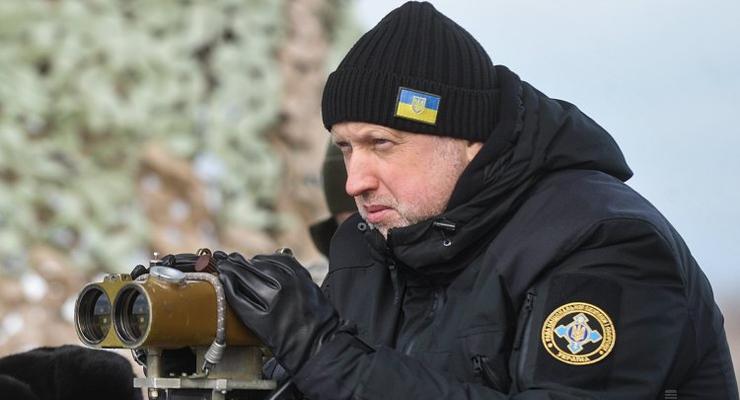 РФ на границе с Украиной разместила четыре ракетные бригады - Турчинов