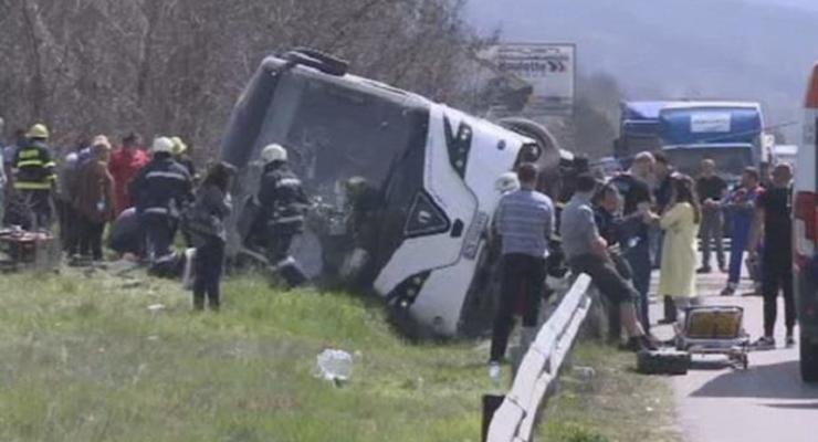 В Болгарии перевернулся автобус: десять погибших