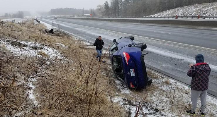 В Канаде из-за снегопадов произошло полтысячи ДТП