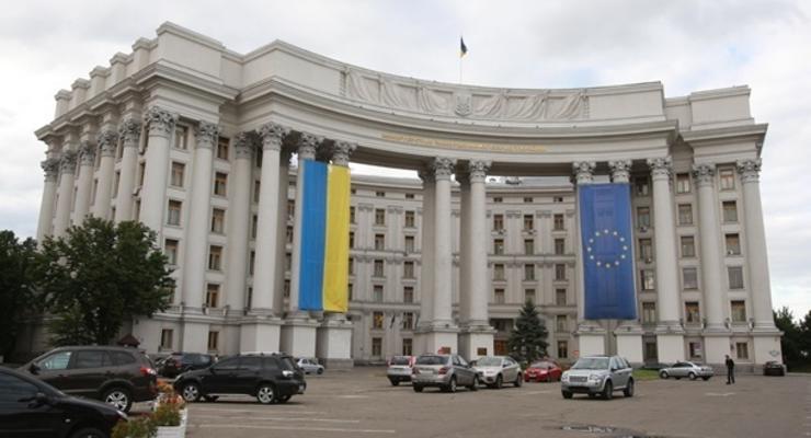 МИД: Киев готовится к худшему сценарию на Донбассе
