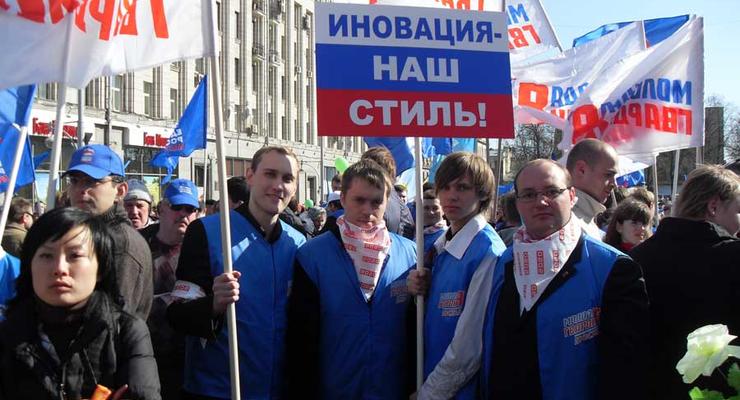 Титушки по-российски: в РФ создают отряды Молодой гвардии