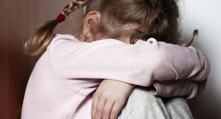 Мать 10-летней девочки ранила педофила: она арестована