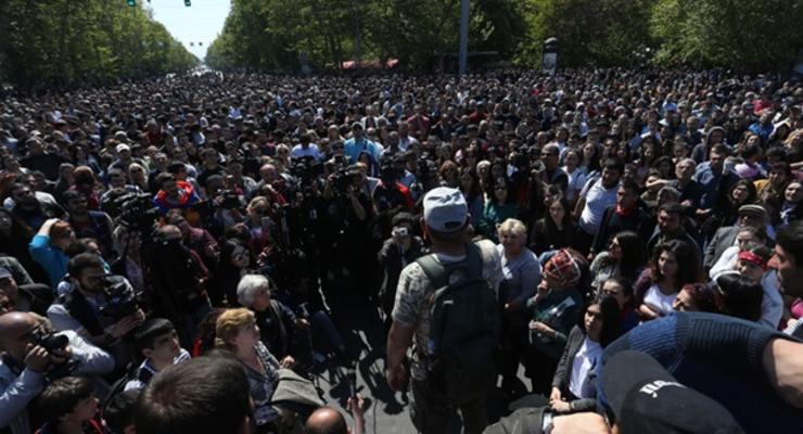 Протестующие в Армении отказались вести переговоры