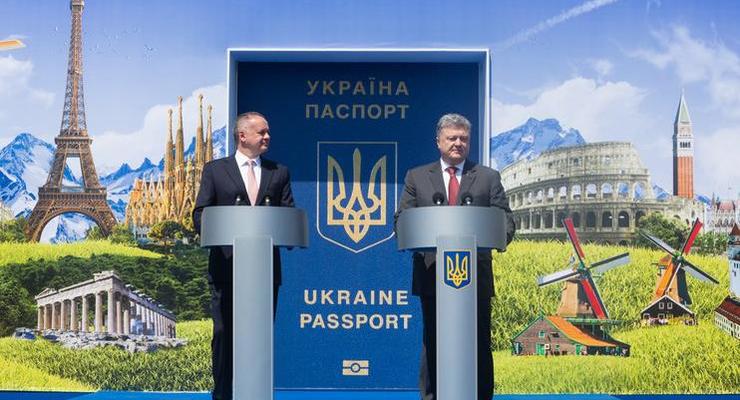 Порошенко объяснил рост ценности паспорта Украины