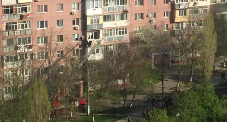 В Черноморске пенсионерка выпала с 6-ого этажа и выжила