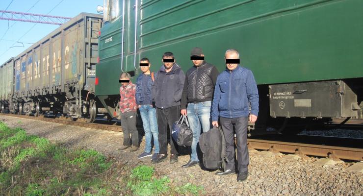 Харьковские пограничники поймали нелегалов, ехавших в РФ в товарняке