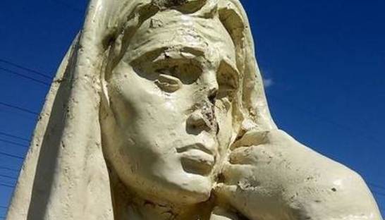 В Запорожье испортили памятник жертвам Голодомора