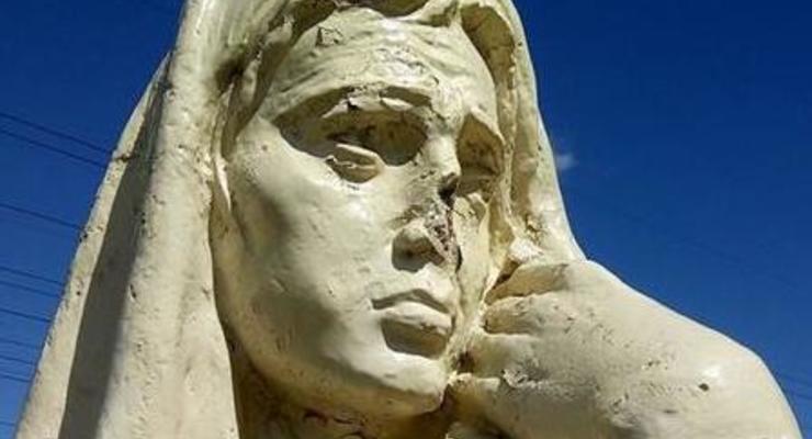 В Запорожье испортили памятник жертвам Голодомора