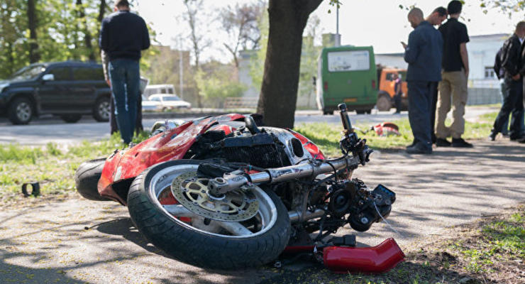 В Днепре мотоцикл врезался в маршрутку