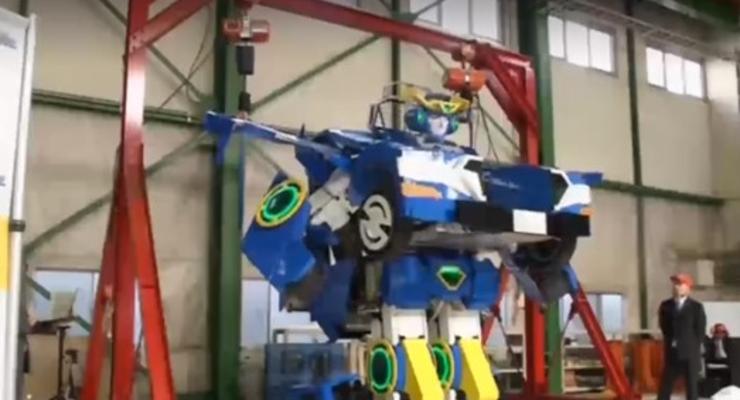 В Японии создали робота-трансформера